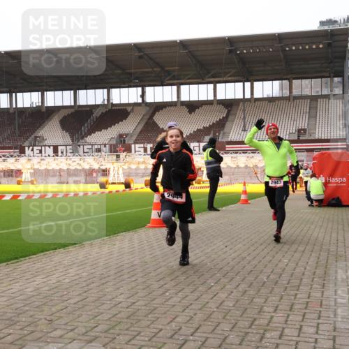 08.12.2024 - St. Pauli X-Mass-Run No. 14 Yannick Fuchs http://msf.ph/oto/7476129 08.12.2024 09:58:15 Ziel 55, 802, 880, 1075, 1080, 1396, 1397, 1789, 2872, 2934, 2943, 2944, 3092, 3109, 3171 meine-sportfotos.de