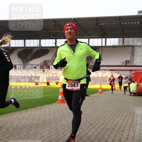 08.12.2024 - St. Pauli X-Mass-Run No. 14 Yannick Fuchs http://msf.ph/oto/7476159 08.12.2024 09:58:16 Ziel 55, 802, 880, 1075, 1080, 1396, 1397, 1789, 2872, 2934, 2943, 2944, 3092, 3109, 3171 meine-sportfotos.de