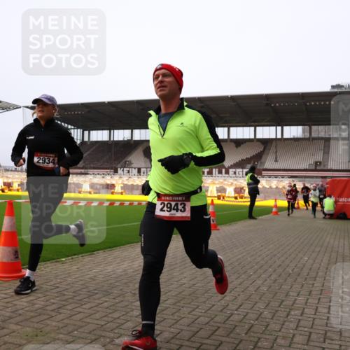 08.12.2024 - St. Pauli X-Mass-Run No. 14 Yannick Fuchs http://msf.ph/oto/7476174 08.12.2024 09:58:16 Ziel 55, 802, 880, 1075, 1080, 1396, 1397, 1789, 2872, 2934, 2943, 2944, 3092, 3109, 3171 meine-sportfotos.de