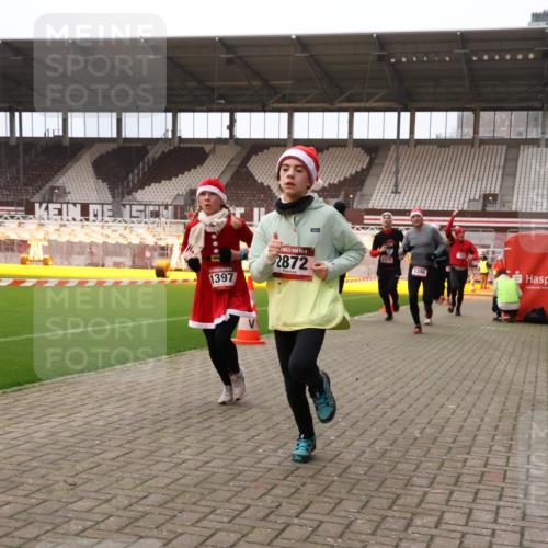 08.12.2024 - St. Pauli X-Mass-Run No. 14 Yannick Fuchs http://msf.ph/oto/7476210 08.12.2024 09:58:20 Ziel 55, 802, 880, 1075, 1080, 1396, 1397, 2872, 2934, 2943, 2944, 2984, 3109 meine-sportfotos.de