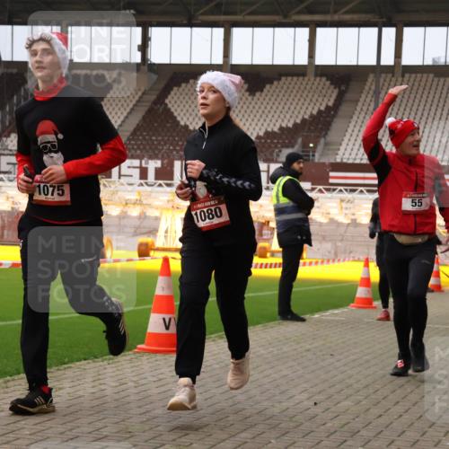08.12.2024 - St. Pauli X-Mass-Run No. 14 Yannick Fuchs http://msf.ph/oto/7476264 08.12.2024 09:58:23 Ziel 49, 55, 802, 832, 880, 1075, 1080, 1396, 1397, 1864, 2428, 2872, 2934, 2984, 3109 meine-sportfotos.de