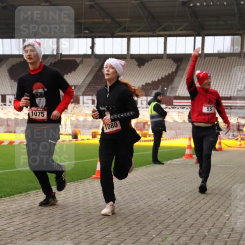 08.12.2024 - St. Pauli X-Mass-Run No. 14 Yannick Fuchs http://msf.ph/oto/7476270 08.12.2024 09:58:23 Ziel 49, 55, 802, 832, 880, 1075, 1080, 1396, 1397, 1864, 2428, 2872, 2934, 2984, 3109 meine-sportfotos.de