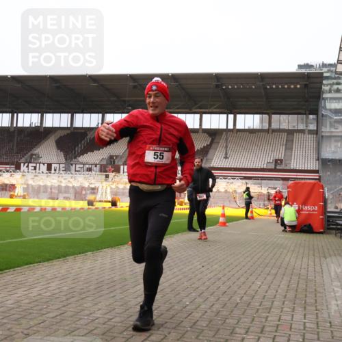 08.12.2024 - St. Pauli X-Mass-Run No. 14 Yannick Fuchs http://msf.ph/oto/7476297 08.12.2024 09:58:25 Ziel 49, 55, 802, 832, 880, 1075, 1080, 1396, 1397, 1864, 2428, 2872, 2984, 3109 meine-sportfotos.de