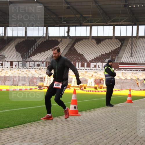 08.12.2024 - St. Pauli X-Mass-Run No. 14 Yannick Fuchs http://msf.ph/oto/7476307 08.12.2024 09:58:26 Ziel 49, 55, 802, 832, 880, 1075, 1080, 1396, 1397, 1864, 2428, 2872, 2984, 3109 meine-sportfotos.de