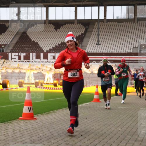 08.12.2024 - St. Pauli X-Mass-Run No. 14 Yannick Fuchs http://msf.ph/oto/7476314 08.12.2024 09:58:31 Ziel 49, 55, 802, 832, 880, 1075, 1080, 1105, 1119, 1864, 2428, 2984, 3109 meine-sportfotos.de