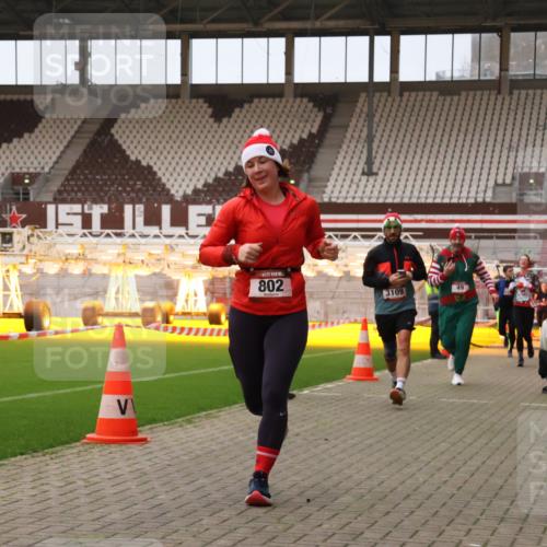 08.12.2024 - St. Pauli X-Mass-Run No. 14 Yannick Fuchs http://msf.ph/oto/7476318 08.12.2024 09:58:31 Ziel 49, 55, 802, 832, 880, 1075, 1080, 1105, 1119, 1864, 2428, 2984, 3109 meine-sportfotos.de