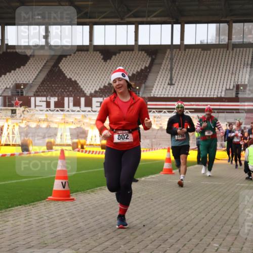 08.12.2024 - St. Pauli X-Mass-Run No. 14 Yannick Fuchs http://msf.ph/oto/7476321 08.12.2024 09:58:31 Ziel 49, 55, 802, 832, 880, 1075, 1080, 1105, 1119, 1864, 2428, 2984, 3109 meine-sportfotos.de
