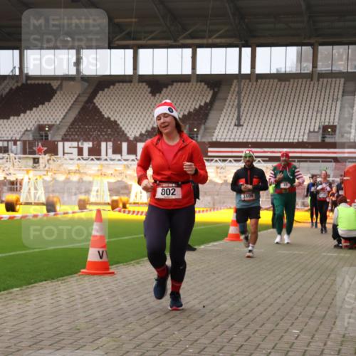 08.12.2024 - St. Pauli X-Mass-Run No. 14 Yannick Fuchs http://msf.ph/oto/7476324 08.12.2024 09:58:31 Ziel 49, 55, 802, 832, 880, 1075, 1080, 1105, 1119, 1864, 2428, 2984, 3109 meine-sportfotos.de