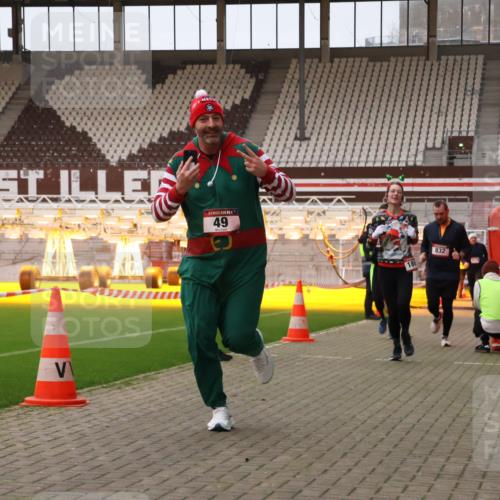08.12.2024 - St. Pauli X-Mass-Run No. 14 Yannick Fuchs http://msf.ph/oto/7476379 08.12.2024 09:58:34 Ziel 49, 111, 802, 832, 880, 1105, 1119, 1864, 2428, 2984, 3109 meine-sportfotos.de