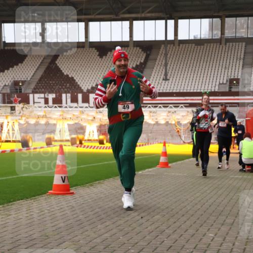 08.12.2024 - St. Pauli X-Mass-Run No. 14 Yannick Fuchs http://msf.ph/oto/7476385 08.12.2024 09:58:34 Ziel 49, 111, 802, 832, 880, 1105, 1119, 1864, 2428, 2984, 3109 meine-sportfotos.de