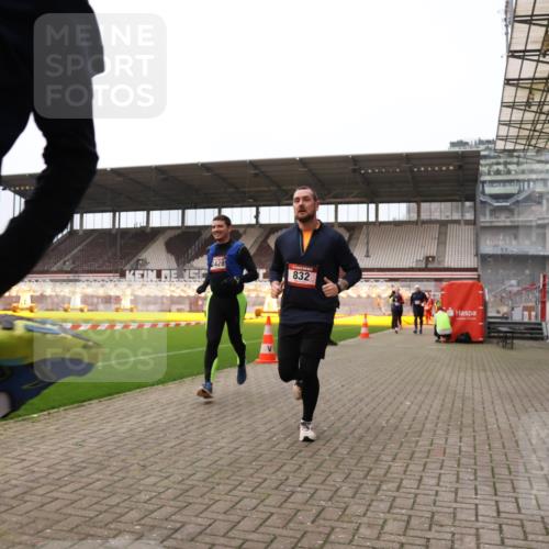 08.12.2024 - St. Pauli X-Mass-Run No. 14 Yannick Fuchs http://msf.ph/oto/7476490 08.12.2024 09:58:39 Ziel 49, 111, 488, 802, 832, 1105, 1119, 1864, 2428, 2722, 2984, 3109 meine-sportfotos.de