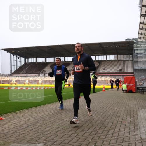 08.12.2024 - St. Pauli X-Mass-Run No. 14 Yannick Fuchs http://msf.ph/oto/7476493 08.12.2024 09:58:39 Ziel 49, 111, 488, 802, 832, 1105, 1119, 1864, 2428, 2722, 2984, 3109 meine-sportfotos.de
