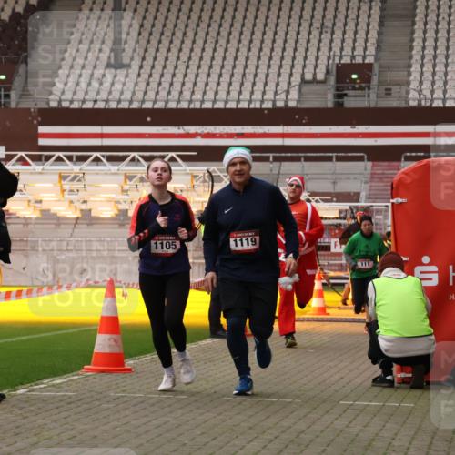 08.12.2024 - St. Pauli X-Mass-Run No. 14 Yannick Fuchs http://msf.ph/oto/7476524 08.12.2024 09:58:42 Ziel 49, 111, 488, 832, 989, 1105, 1119, 1864, 2428, 2722, 2984 meine-sportfotos.de