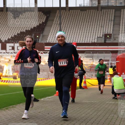 08.12.2024 - St. Pauli X-Mass-Run No. 14 Yannick Fuchs http://msf.ph/oto/7476571 08.12.2024 09:58:44 Ziel 49, 111, 488, 832, 989, 1105, 1119, 1864, 2428, 2722 meine-sportfotos.de
