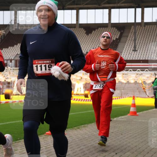 08.12.2024 - St. Pauli X-Mass-Run No. 14 Yannick Fuchs http://msf.ph/oto/7476604 08.12.2024 09:58:46 Ziel 49, 111, 488, 832, 989, 1105, 1119, 1864, 2428, 2722 meine-sportfotos.de