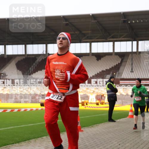08.12.2024 - St. Pauli X-Mass-Run No. 14 Yannick Fuchs http://msf.ph/oto/7476618 08.12.2024 09:58:47 Ziel 111, 488, 832, 989, 1105, 1119, 2428, 2722 meine-sportfotos.de