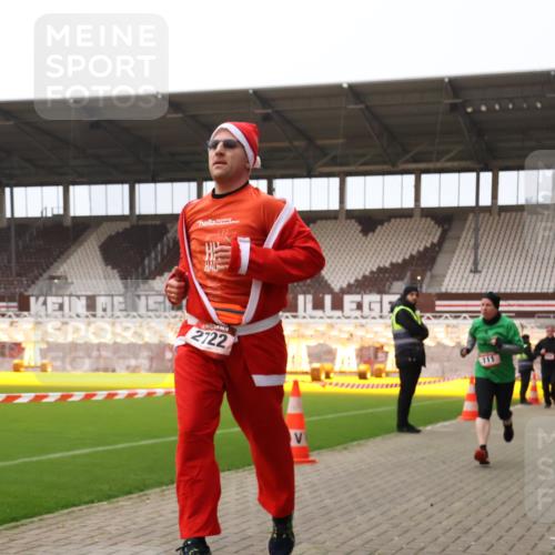 08.12.2024 - St. Pauli X-Mass-Run No. 14 Yannick Fuchs http://msf.ph/oto/7476621 08.12.2024 09:58:47 Ziel 111, 488, 832, 989, 1105, 1119, 2428, 2722 meine-sportfotos.de