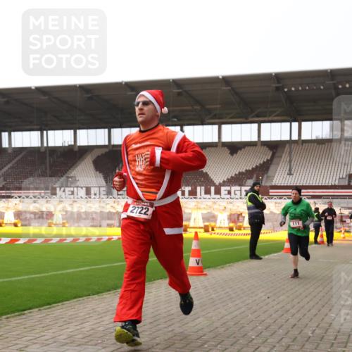 08.12.2024 - St. Pauli X-Mass-Run No. 14 Yannick Fuchs http://msf.ph/oto/7476624 08.12.2024 09:58:47 Ziel 111, 488, 832, 989, 1105, 1119, 2428, 2722 meine-sportfotos.de