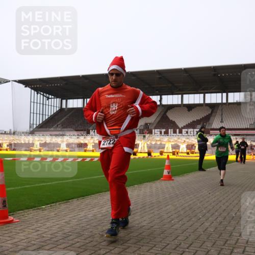 08.12.2024 - St. Pauli X-Mass-Run No. 14 Yannick Fuchs http://msf.ph/oto/7476638 08.12.2024 09:58:47 Ziel 111, 488, 832, 989, 1105, 1119, 2428, 2722 meine-sportfotos.de