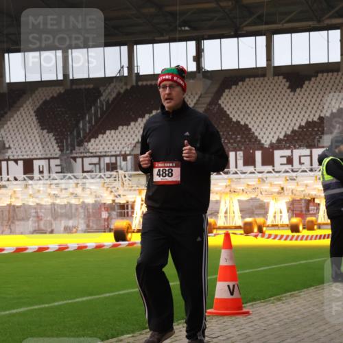 08.12.2024 - St. Pauli X-Mass-Run No. 14 Yannick Fuchs http://msf.ph/oto/7476726 08.12.2024 09:58:53 Ziel 111, 488, 989, 1105, 1119, 2722, 2983 meine-sportfotos.de