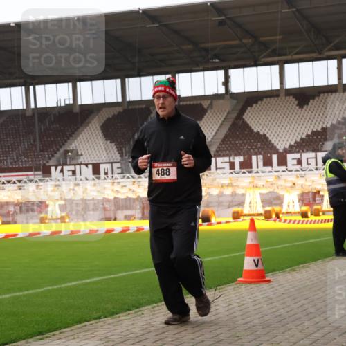 08.12.2024 - St. Pauli X-Mass-Run No. 14 Yannick Fuchs http://msf.ph/oto/7476739 08.12.2024 09:58:54 Ziel 111, 488, 989, 1105, 1119, 2722, 2983 meine-sportfotos.de