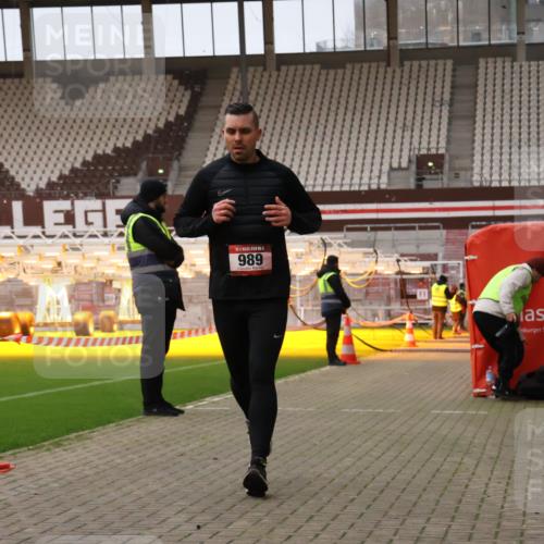 08.12.2024 - St. Pauli X-Mass-Run No. 14 Yannick Fuchs http://msf.ph/oto/7476758 08.12.2024 09:58:55 Ziel 111, 488, 989, 1105, 2722, 2983 meine-sportfotos.de