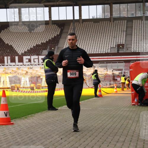 08.12.2024 - St. Pauli X-Mass-Run No. 14 Yannick Fuchs http://msf.ph/oto/7476761 08.12.2024 09:58:55 Ziel 111, 488, 989, 1105, 2722, 2983 meine-sportfotos.de