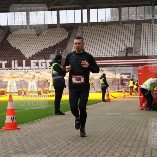 08.12.2024 - St. Pauli X-Mass-Run No. 14 Yannick Fuchs http://msf.ph/oto/7476764 08.12.2024 09:58:55 Ziel 111, 488, 989, 1105, 2722, 2983 meine-sportfotos.de