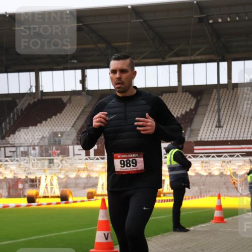 08.12.2024 - St. Pauli X-Mass-Run No. 14 Yannick Fuchs http://msf.ph/oto/7476784 08.12.2024 09:58:57 Ziel 111, 488, 989, 2722, 2983 meine-sportfotos.de