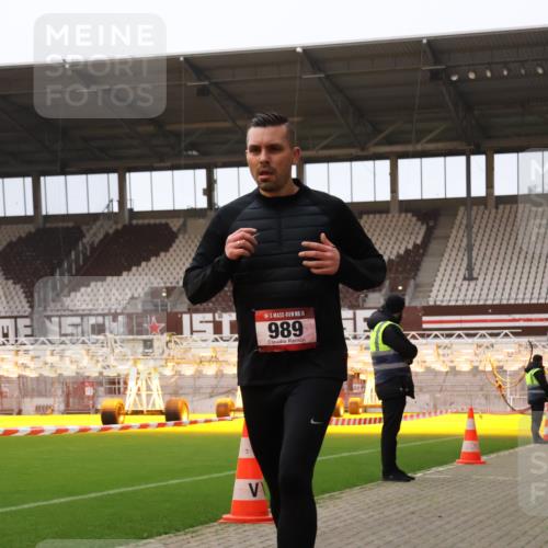 08.12.2024 - St. Pauli X-Mass-Run No. 14 Yannick Fuchs http://msf.ph/oto/7476787 08.12.2024 09:58:57 Ziel 111, 488, 989, 2722, 2983 meine-sportfotos.de