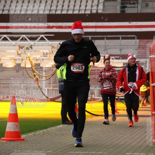 08.12.2024 - St. Pauli X-Mass-Run No. 14 Yannick Fuchs http://msf.ph/oto/7476804 08.12.2024 09:59:07 Ziel 738, 1202, 1534, 1802, 1874, 2983, 3293 meine-sportfotos.de