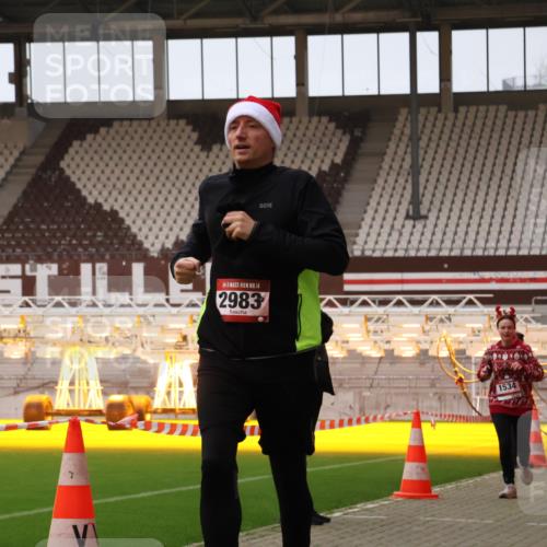 08.12.2024 - St. Pauli X-Mass-Run No. 14 Yannick Fuchs http://msf.ph/oto/7476850 08.12.2024 09:59:10 Ziel 738, 1202, 1534, 1802, 1874, 2983, 3293 meine-sportfotos.de