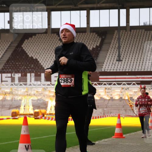 08.12.2024 - St. Pauli X-Mass-Run No. 14 Yannick Fuchs http://msf.ph/oto/7476853 08.12.2024 09:59:10 Ziel 738, 1202, 1534, 1802, 1874, 2983, 3293 meine-sportfotos.de