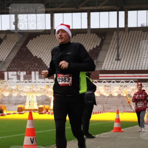 08.12.2024 - St. Pauli X-Mass-Run No. 14 Yannick Fuchs http://msf.ph/oto/7476856 08.12.2024 09:59:10 Ziel 738, 1202, 1534, 1802, 1874, 2983, 3293 meine-sportfotos.de