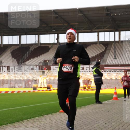 08.12.2024 - St. Pauli X-Mass-Run No. 14 Yannick Fuchs http://msf.ph/oto/7476863 08.12.2024 09:59:10 Ziel 738, 1202, 1534, 1802, 1874, 2983, 3293 meine-sportfotos.de