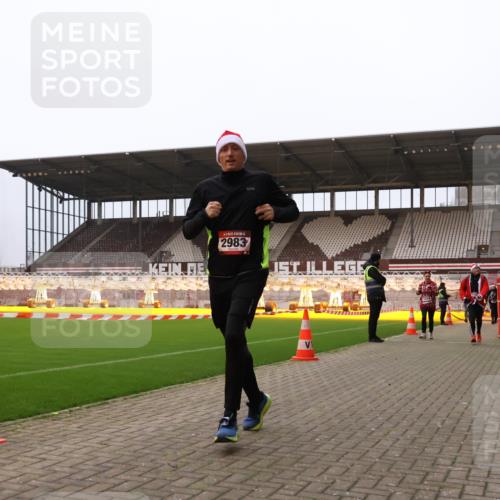 08.12.2024 - St. Pauli X-Mass-Run No. 14 Yannick Fuchs http://msf.ph/oto/7476873 08.12.2024 09:59:11 Ziel 738, 1202, 1534, 1802, 1874, 2983, 3293 meine-sportfotos.de