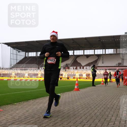 08.12.2024 - St. Pauli X-Mass-Run No. 14 Yannick Fuchs http://msf.ph/oto/7476878 08.12.2024 09:59:11 Ziel 738, 1202, 1534, 1802, 1874, 2983, 3293 meine-sportfotos.de