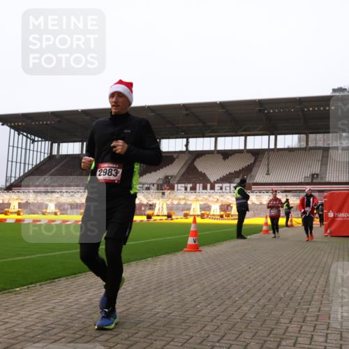 08.12.2024 - St. Pauli X-Mass-Run No. 14 Yannick Fuchs http://msf.ph/oto/7476881 08.12.2024 09:59:11 Ziel 738, 1202, 1534, 1802, 1874, 2983, 3293 meine-sportfotos.de