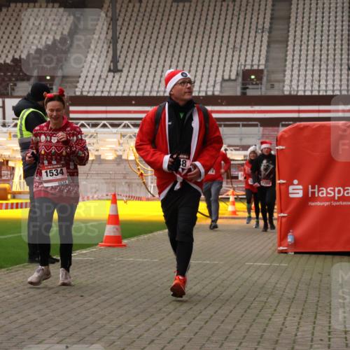 08.12.2024 - St. Pauli X-Mass-Run No. 14 Yannick Fuchs http://msf.ph/oto/7476888 08.12.2024 09:59:13 Ziel 738, 1202, 1534, 1802, 1874, 2983, 3293 meine-sportfotos.de