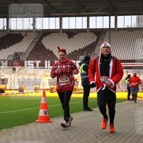 08.12.2024 - St. Pauli X-Mass-Run No. 14 Yannick Fuchs http://msf.ph/oto/7476897 08.12.2024 09:59:14 Ziel 738, 1202, 1534, 1802, 1874, 2983, 3293 meine-sportfotos.de