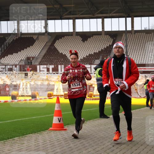 08.12.2024 - St. Pauli X-Mass-Run No. 14 Yannick Fuchs http://msf.ph/oto/7476900 08.12.2024 09:59:14 Ziel 738, 1202, 1534, 1802, 1874, 2983, 3293 meine-sportfotos.de