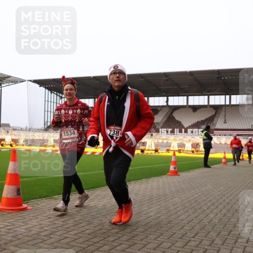 08.12.2024 - St. Pauli X-Mass-Run No. 14 Yannick Fuchs http://msf.ph/oto/7476929 08.12.2024 09:59:15 Ziel 738, 1202, 1534, 1802, 1874, 2983, 3293 meine-sportfotos.de