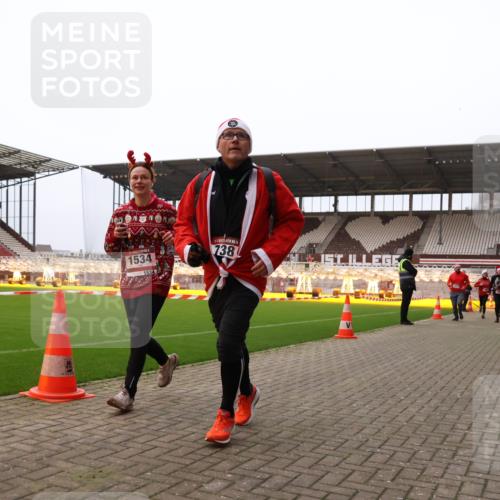 08.12.2024 - St. Pauli X-Mass-Run No. 14 Yannick Fuchs http://msf.ph/oto/7476932 08.12.2024 09:59:15 Ziel 738, 1202, 1534, 1802, 1874, 2983, 3293 meine-sportfotos.de
