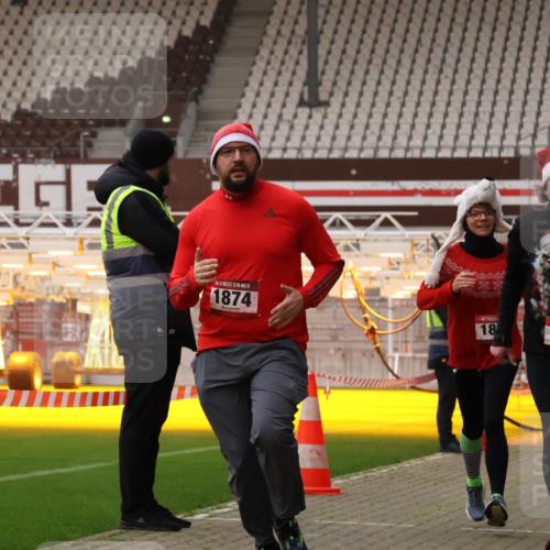 08.12.2024 - St. Pauli X-Mass-Run No. 14 Yannick Fuchs http://msf.ph/oto/7476955 08.12.2024 09:59:18 Ziel 431, 738, 1202, 1534, 1802, 1874, 2746, 2983, 3293 meine-sportfotos.de