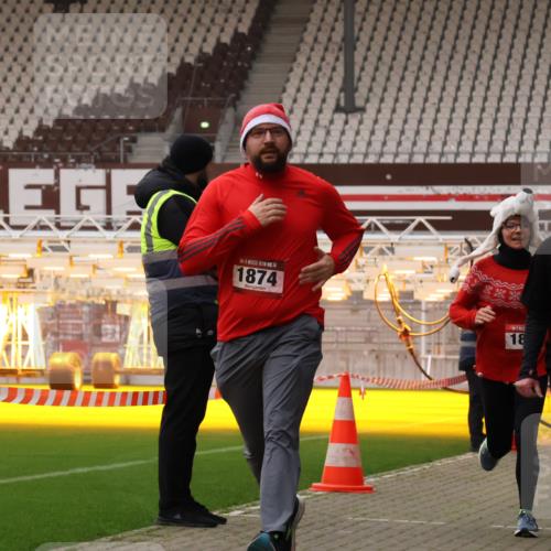 08.12.2024 - St. Pauli X-Mass-Run No. 14 Yannick Fuchs http://msf.ph/oto/7476961 08.12.2024 09:59:18 Ziel 431, 738, 1202, 1534, 1802, 1874, 2746, 2983, 3293 meine-sportfotos.de