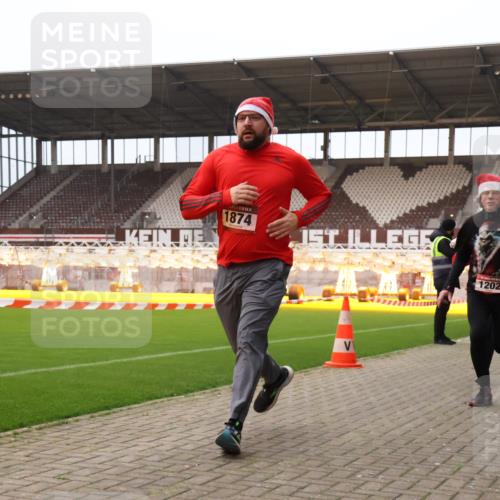 08.12.2024 - St. Pauli X-Mass-Run No. 14 Yannick Fuchs http://msf.ph/oto/7476993 08.12.2024 09:59:20 Ziel 431, 738, 1202, 1534, 1802, 1874, 2746, 3293 meine-sportfotos.de