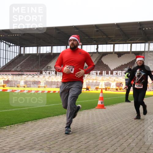 08.12.2024 - St. Pauli X-Mass-Run No. 14 Yannick Fuchs http://msf.ph/oto/7476996 08.12.2024 09:59:20 Ziel 431, 738, 1202, 1534, 1802, 1874, 2746, 3293 meine-sportfotos.de