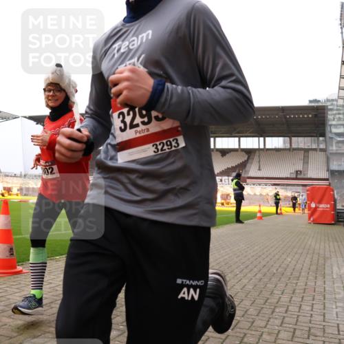 08.12.2024 - St. Pauli X-Mass-Run No. 14 Yannick Fuchs http://msf.ph/oto/7477060 08.12.2024 09:59:23 Ziel 431, 738, 1202, 1534, 1802, 1874, 2746, 2762, 3293 meine-sportfotos.de