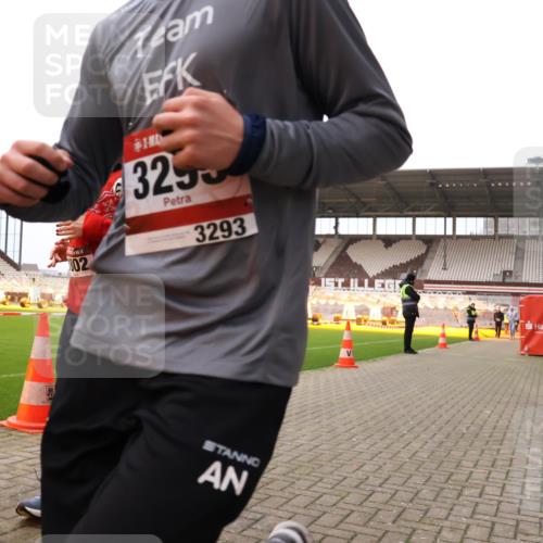 08.12.2024 - St. Pauli X-Mass-Run No. 14 Yannick Fuchs http://msf.ph/oto/7477064 08.12.2024 09:59:23 Ziel 431, 738, 1202, 1534, 1802, 1874, 2746, 2762, 3293 meine-sportfotos.de