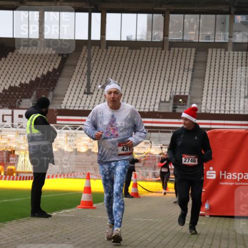 08.12.2024 - St. Pauli X-Mass-Run No. 14 Yannick Fuchs http://msf.ph/oto/7477114 08.12.2024 09:59:31 Ziel 190, 431, 1202, 1802, 2746, 2762, 3156, 3157 meine-sportfotos.de
